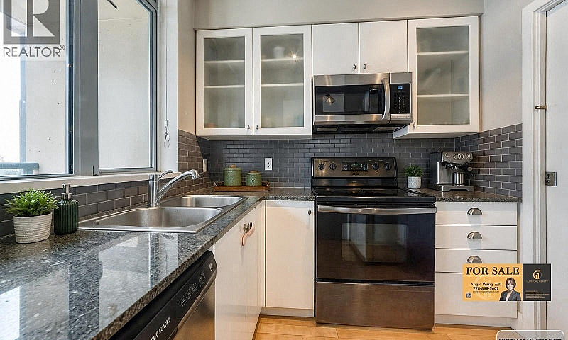 1003 1238 Burrard St...