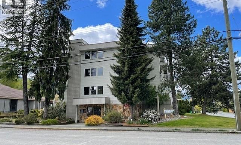 110 18 King George S...