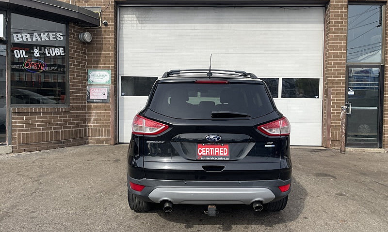 2014 Ford Escape Awd...