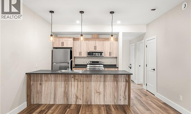1200 Golden Park Cre...