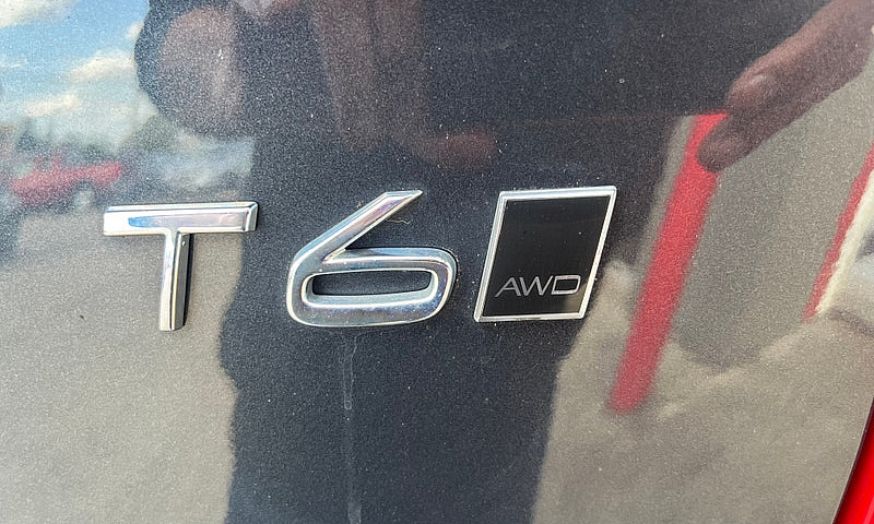 2019 Volvo Xc90 Mome...