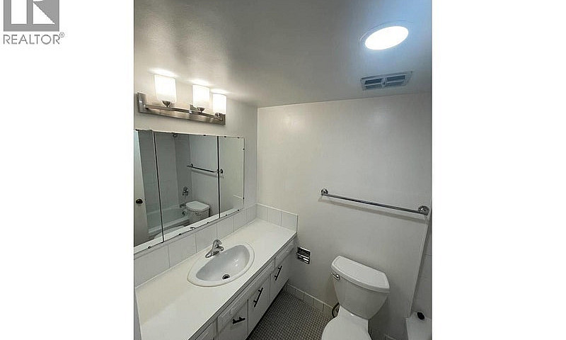 802 5450 Vine Street...