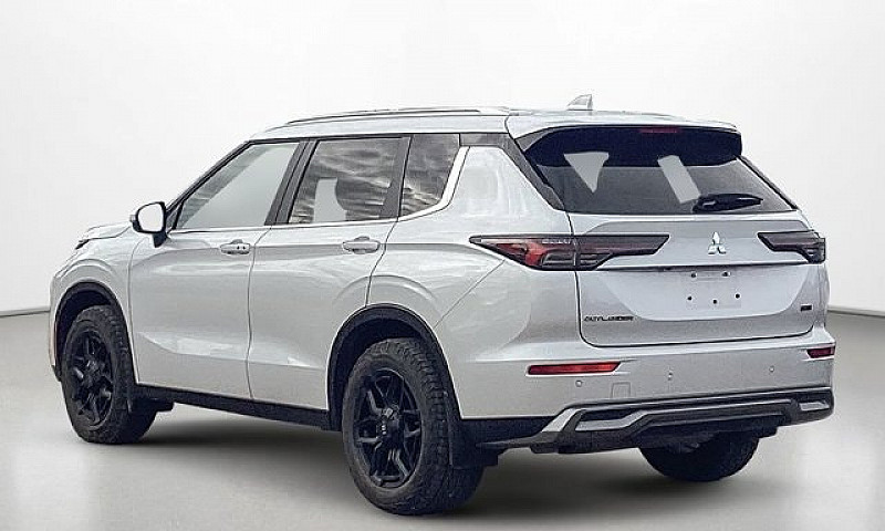 2026 Mitsubishi Outl...