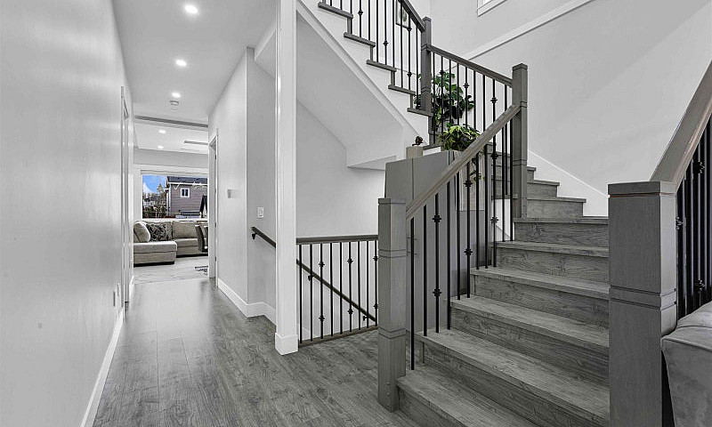 5973 142 Street Surr...