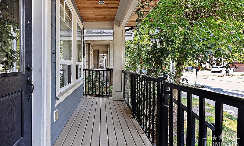 Beautiful Family Hom...