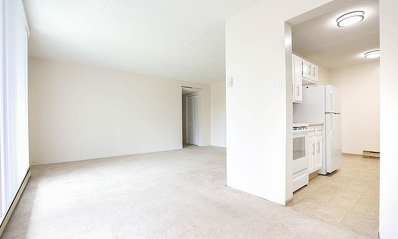 21 Roslyn Road - 2 B...