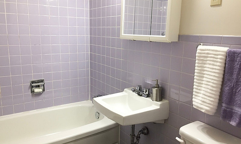 1 Bedroom  Apt On Ta...