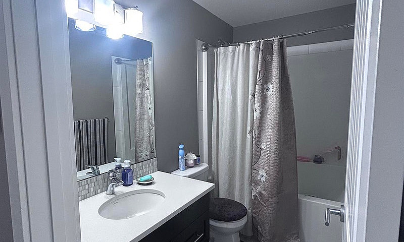 3 Bed 2 Bath Unit In...