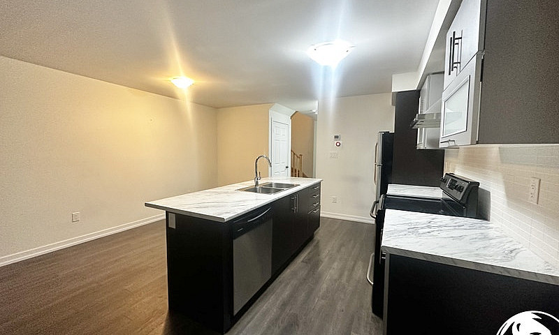3 Bed 3.5 Bath - Hou...