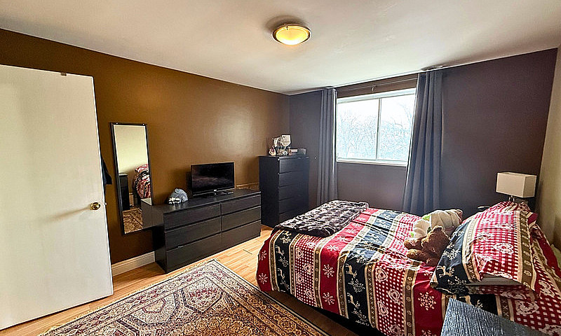 Charming 1Bdrm Condo...