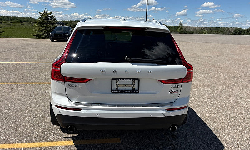 2019 Volvo Xc60 Mome...