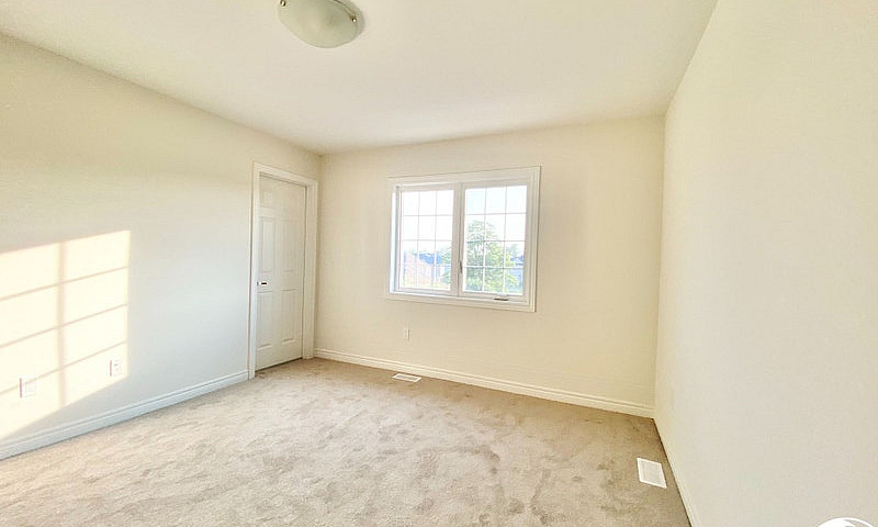 3 Bed 3 Bath - Detac...