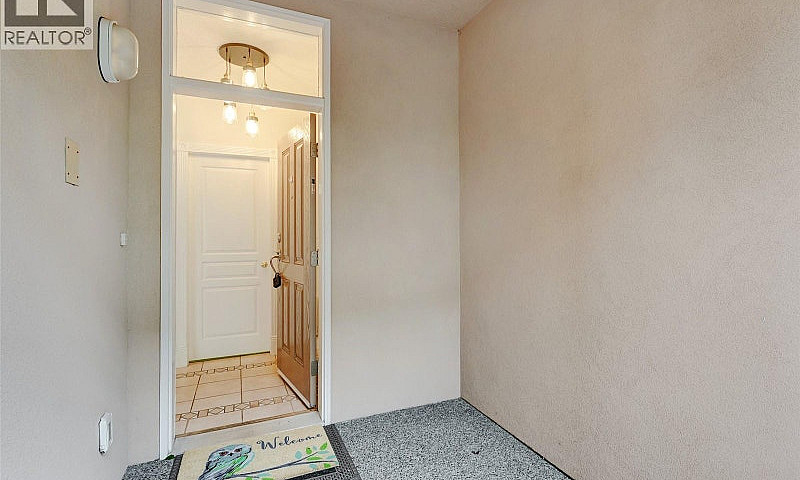 104 75 Songhees Rd V...