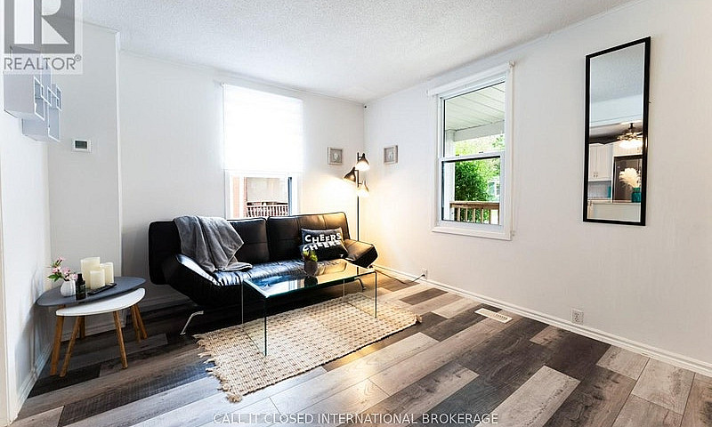 326 Smith Street Cen...