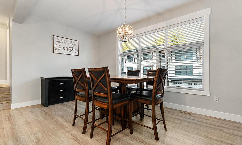 7 386 Pine Avenue, H...