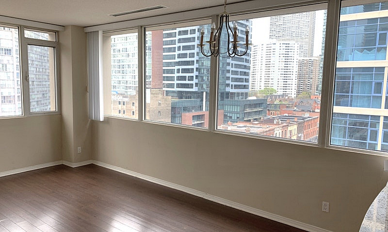 555 Yonge St - 703...