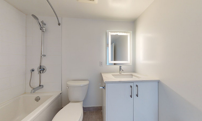5120 Earnscliffe - A...