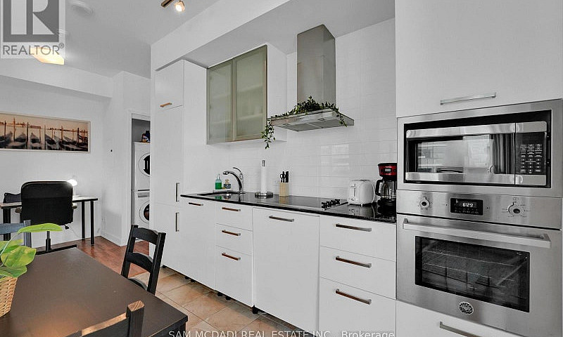 2307 - 12 York Stree...