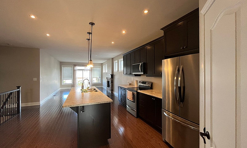 Gorgeous 4 Bedroom C...