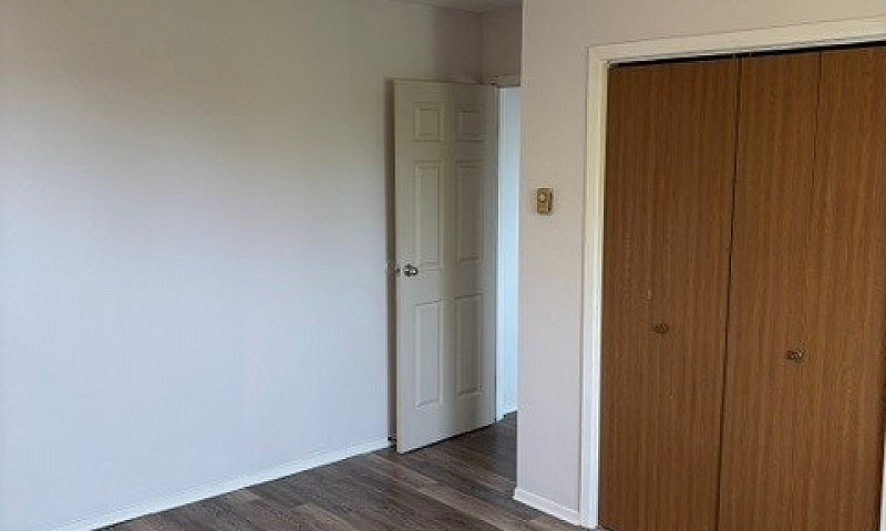 Spacious And Bright!...