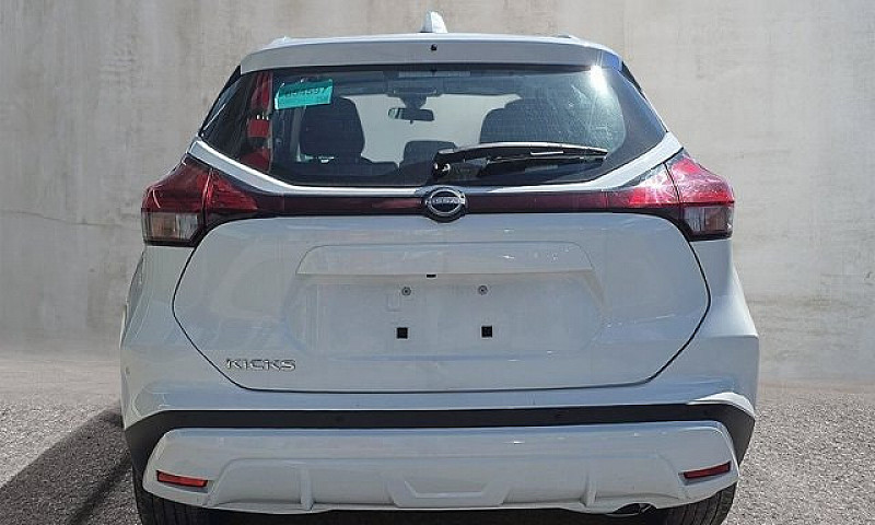 2025 Nissan Kicks Pl...