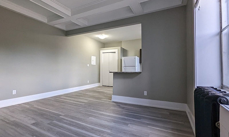368 Tweedsmuir Avenu...