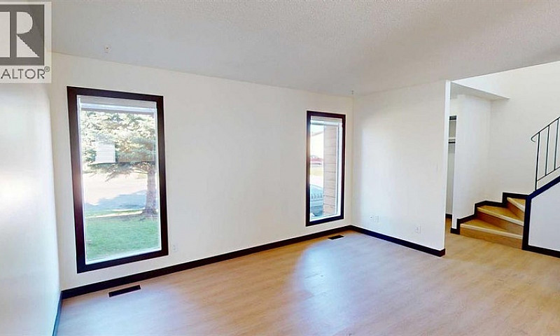 9903 71A Avenue Gran...