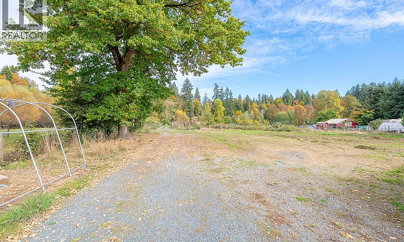 6211 Ferguson Rd Por...