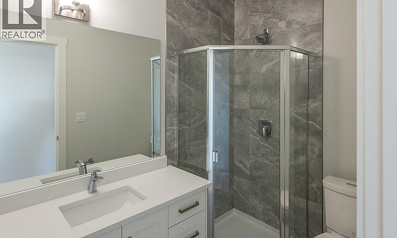742 Kamloops Avenue ...