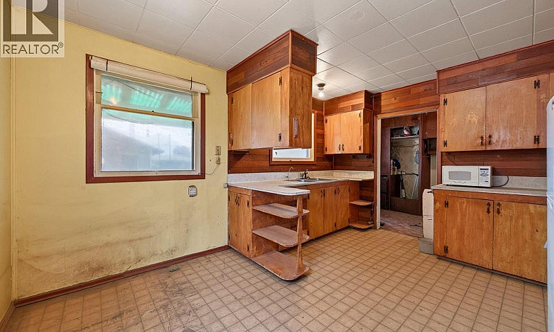 1637 Coldwater Avenu...