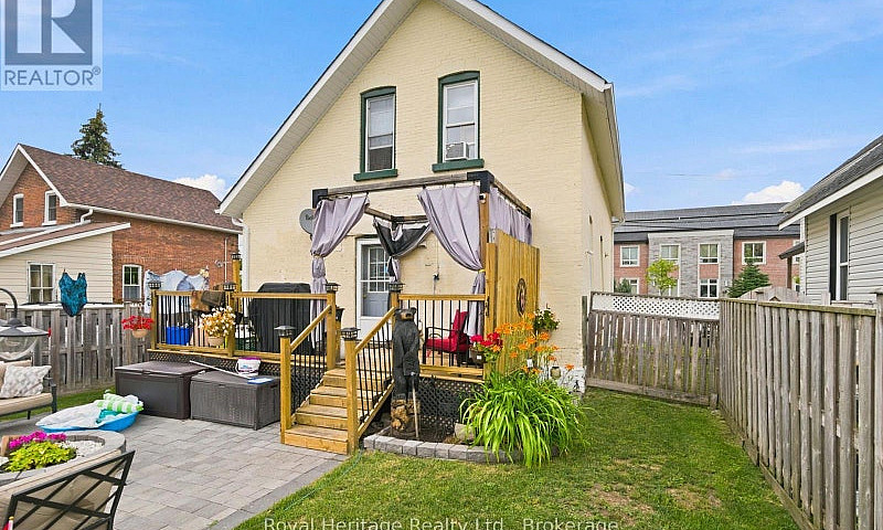 61 Lindsay Street N ...