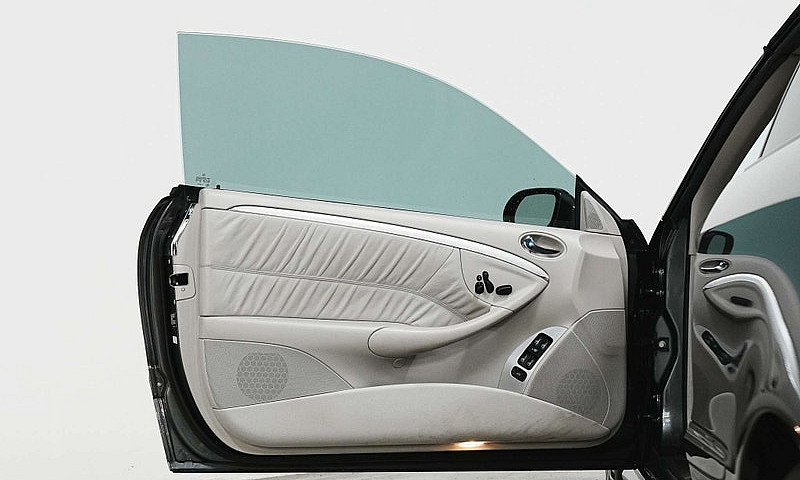 2004 Mercedes-Benz C...