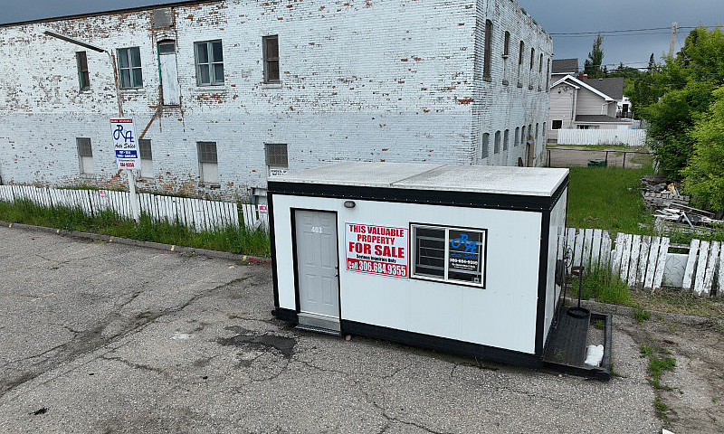 401 Lillooet St W Mo...