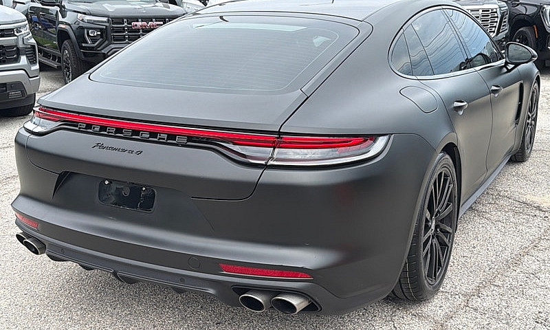2021 Porsche Panamer...