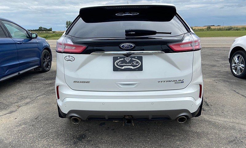 Ford Edge Titanium 2...