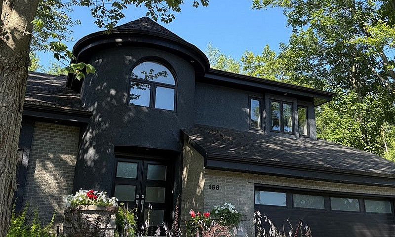 $1,199,000 - 2 Store...