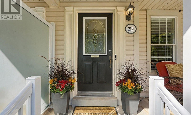 219 Gatwick Drive Oa...
