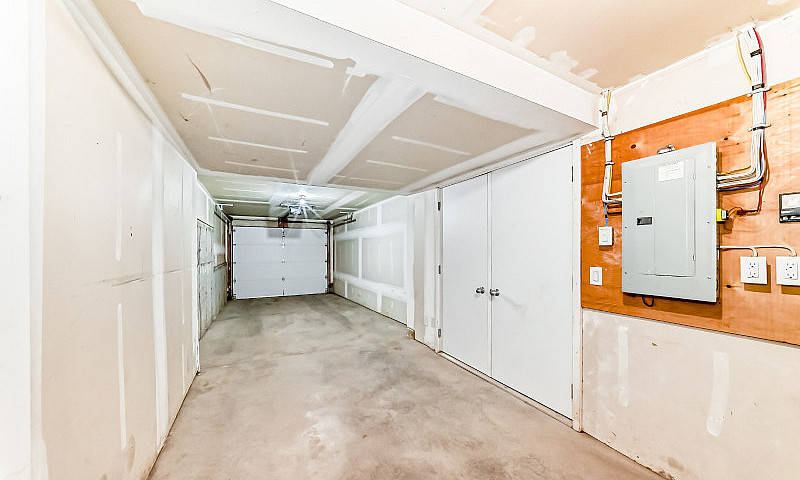 Stunning 2 Bed 1 Bat...