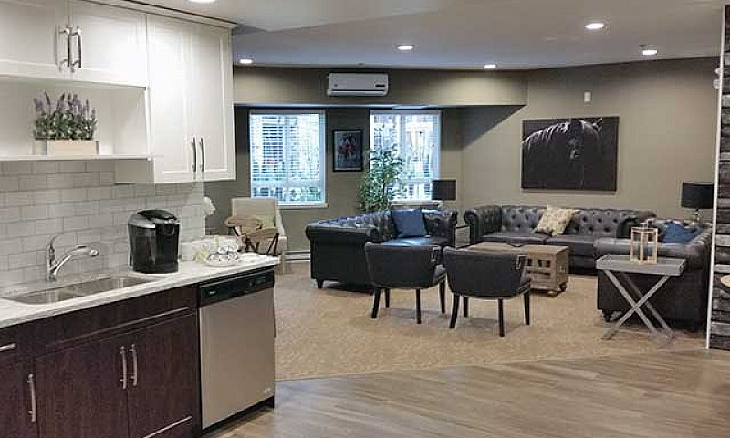 Lexington Court Apar...