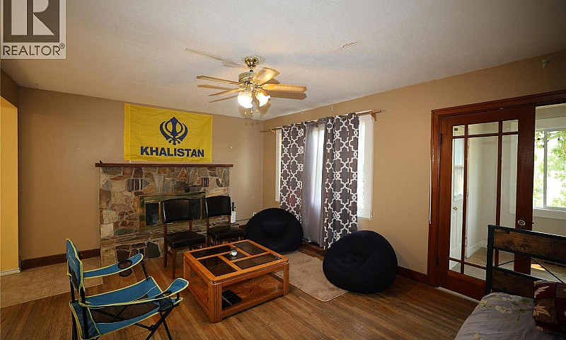 3305 Erickson Road E...