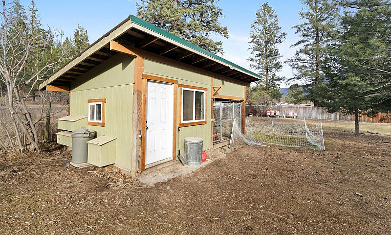 753 Leonie Creek Roa...