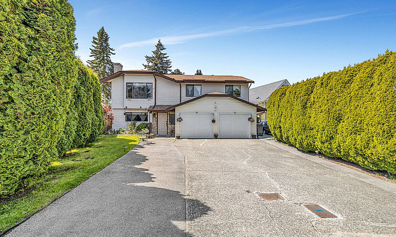 13211 66A Avenue Sur...