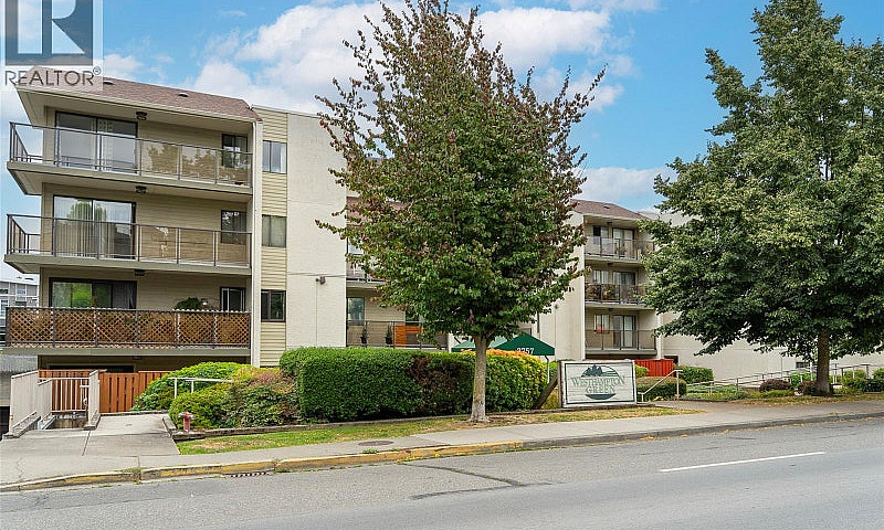 104 2757 Quadra St V...