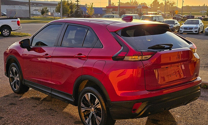 2022 Mitsubishi Ecli...