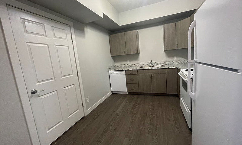 5913 54 Avenue -  59...