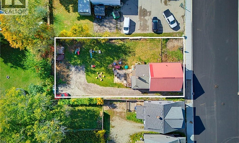 252 Dundas Street Wo...