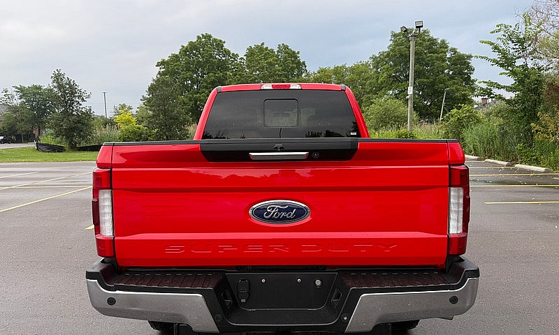 2018 Ford F-350 Lari...