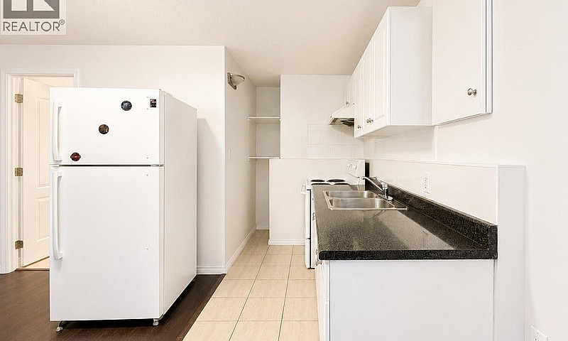 2Br 5838 Kerr Street...