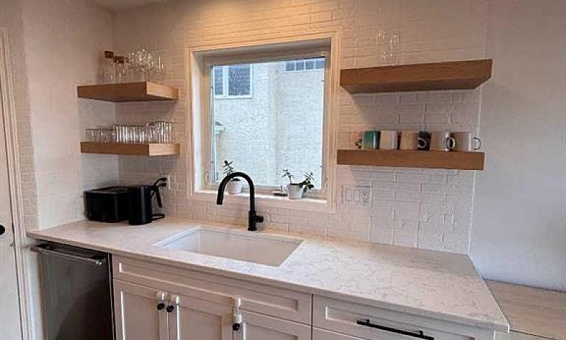 18 Sarcee Place W Le...