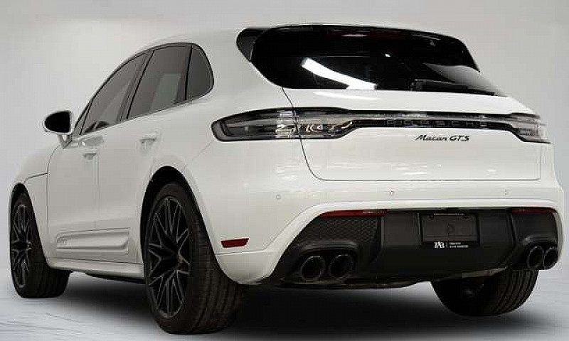 2022 Porsche Macan G...